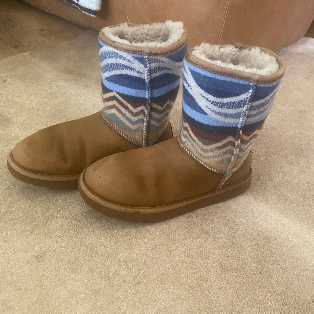 Ugg Pendleton Boot. Size 8.